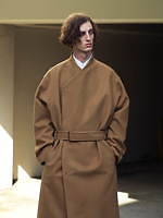 アトウ 2020-21年秋冬コレクション、重ねて楽しむ遊び心と普遍性｜写真33