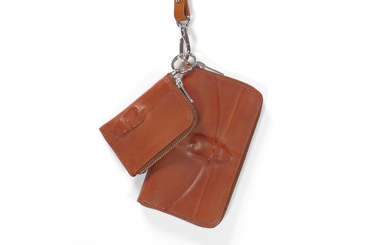 メゾン ミハラヤスヒロ“炙り出し”デザインのネックレスポーチ、表参道ヒルズ限定で