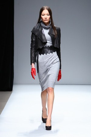 アリウナ・スール(ARIUNAA SURI) 2013-14年秋冬ウィメンズコレクション  - 写真32