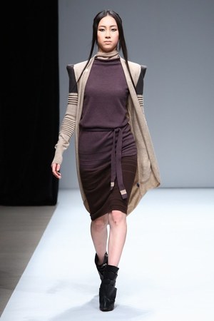 アリウナ・スール(ARIUNAA SURI) 2013-14年秋冬ウィメンズコレクション  - 写真35