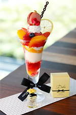 NARS・ローラメルシエなどコスメブランドイメージのパフェ、資生堂パーラー ザ・ハラジュク限定で｜写真2