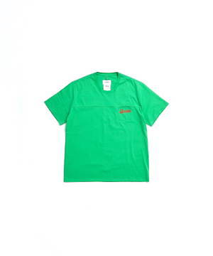 ダブレット×ウィズム“ファミレス”ユニフォーム風Tシャツ、紙ナプキン風ハンカチのプレゼントも|写真4