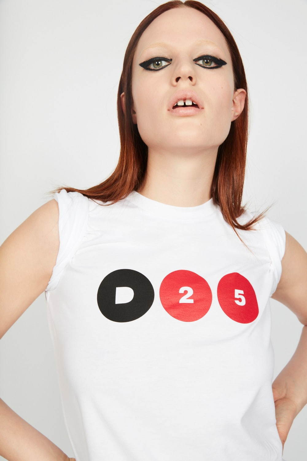 ディースクエアード「D25」ロゴの25周年カプセルコレクション、90年代レトロスポーツ着想