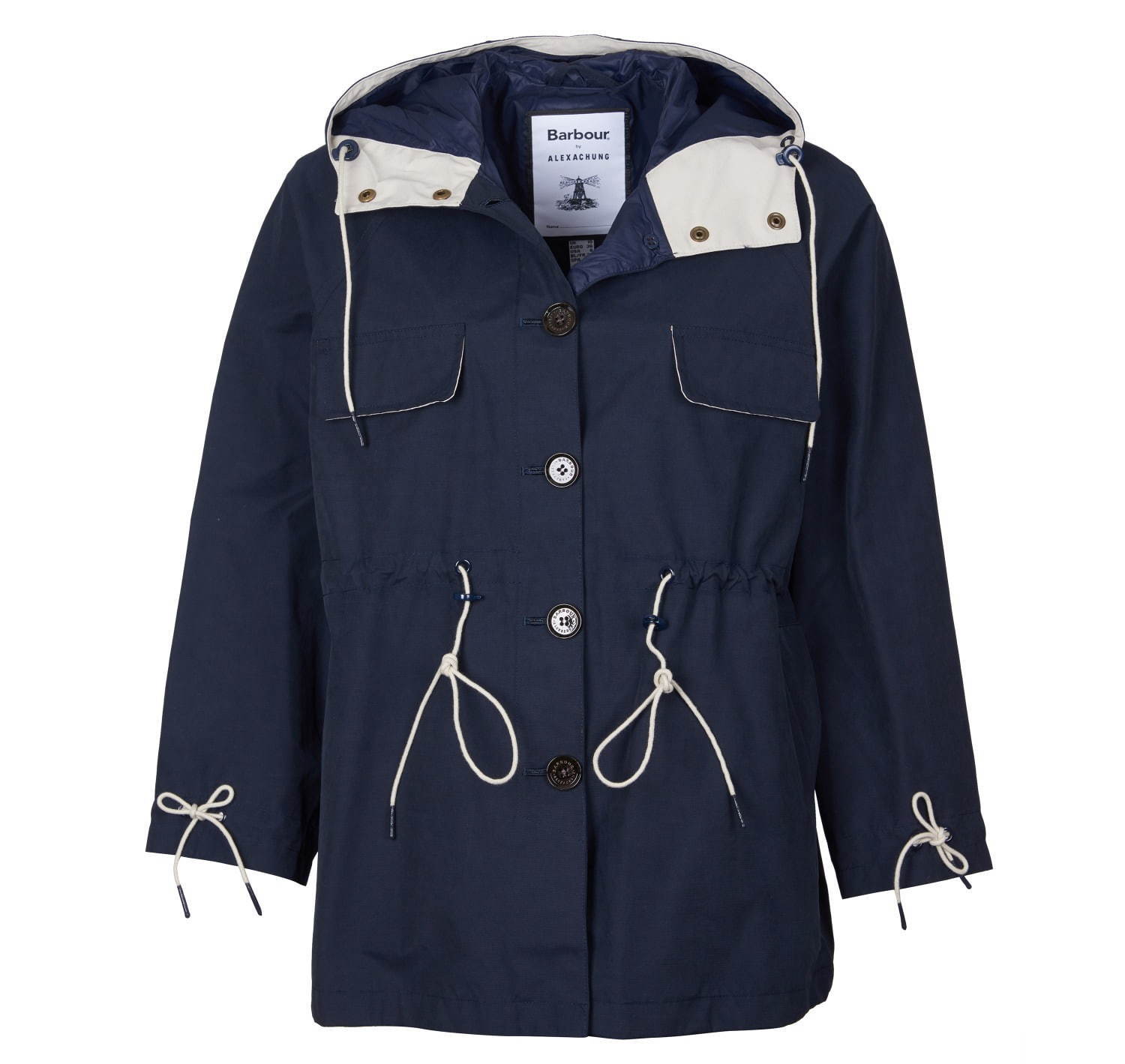 アレクサ・チャンと《Barbour（バブアー）》のコラボ 第4弾が
