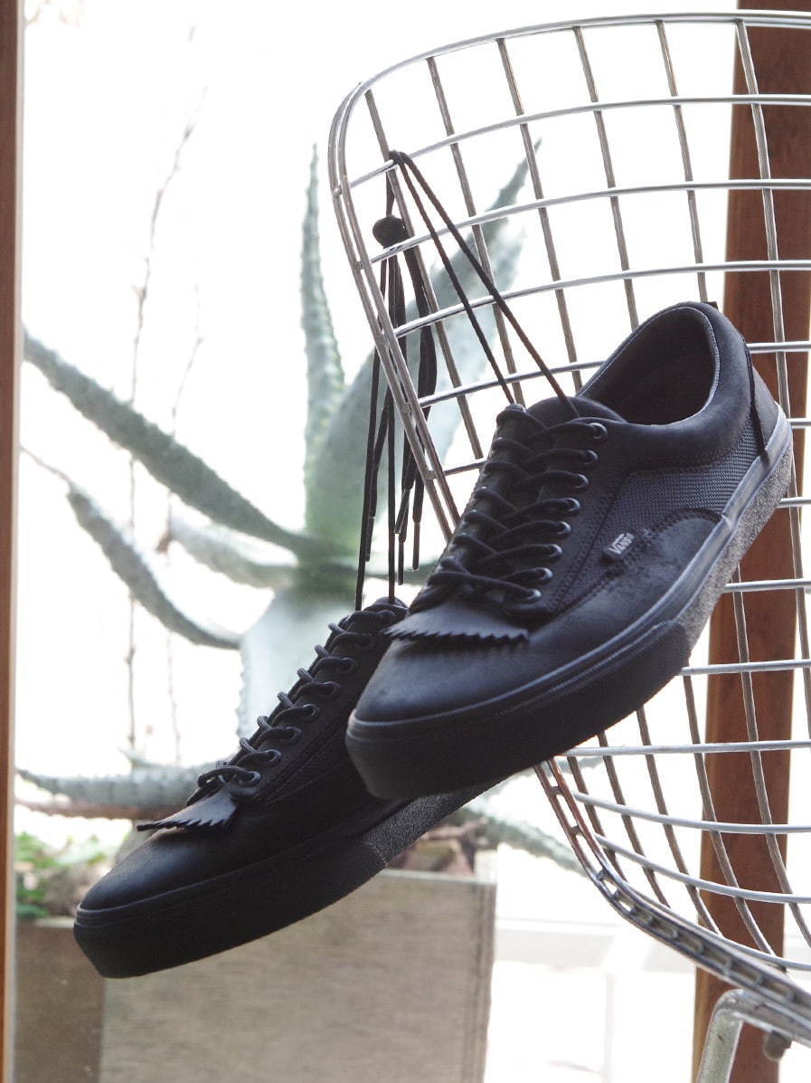 VANS×アレキサンダー リー チャン“ヒゲ付き”「エラ」スニーカー