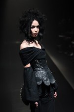 アリス アウアア 2013-14年秋冬コレクション - 「蜘蛛」に変え