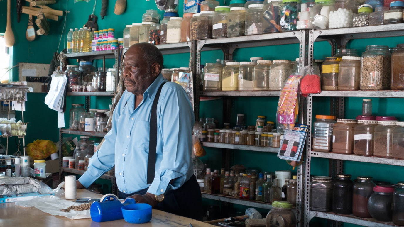 ウリエル・オルロー《ムティ(薬)》2016-18、シングルチャンネルビデオ