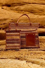 ア ヴァケーション20年秋冬、アリゾナ着想“大地カラー”のビッグトート＆松ぼっくりバッグなど｜写真1