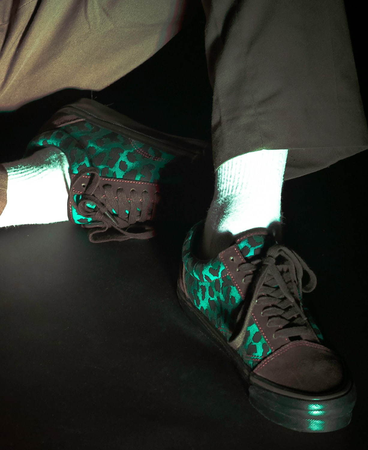 VANS“カラフルレオパード柄”のスニーカー「オールドスクール VANS“カラフルレオパード柄”のスニーカー「オールドスクール