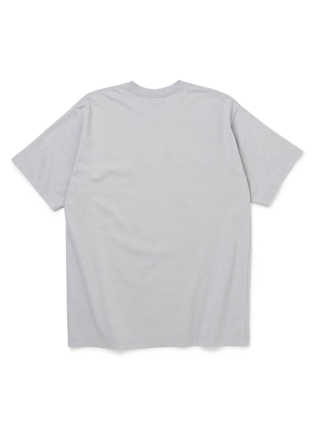 ネイバーフッド×河村康輔のグラフィックTシャツ、コラージュアートを立体的にモノクロプリント｜写真9