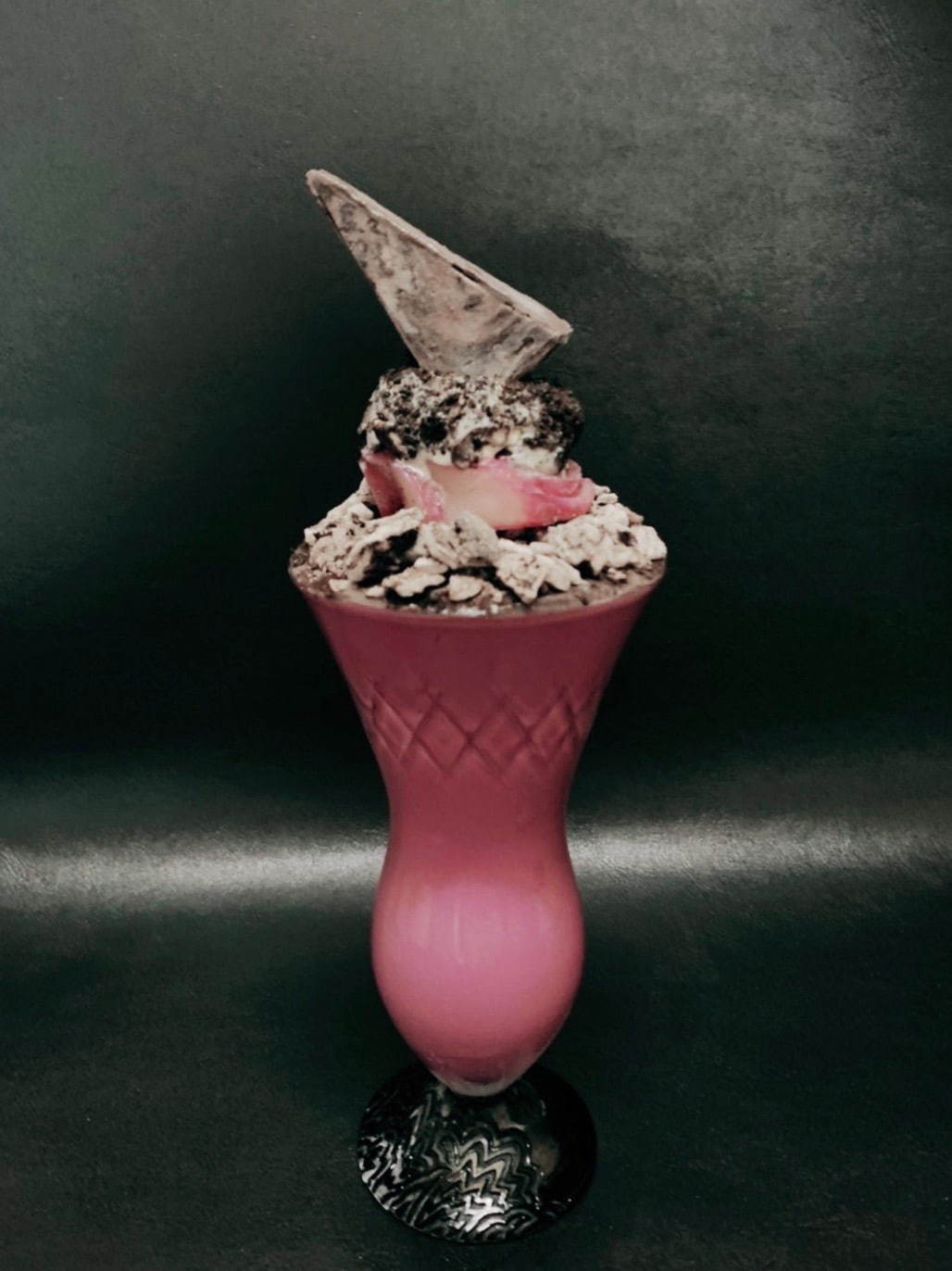 “大理石”のような桃とシャインマスカットのパフェ、ジョウタロウ サイトウ カフェで限定発売｜写真1