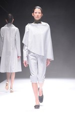 まとふ(matohu) 2013-14年秋冬コレクション - 間から生まれる、日本の美意識｜写真10