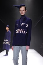 まとふ(matohu) 2013-14年秋冬コレクション - 間から生まれる、日本の美意識｜写真45