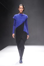 まとふ(matohu) 2013-14年秋冬コレクション - 間から生まれる、日本の美意識｜写真55