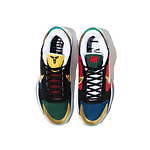 ナイキ×アンディフィーテッドのスニーカー、非対称マルチカラー×ゴールドのスウッシュ｜写真9