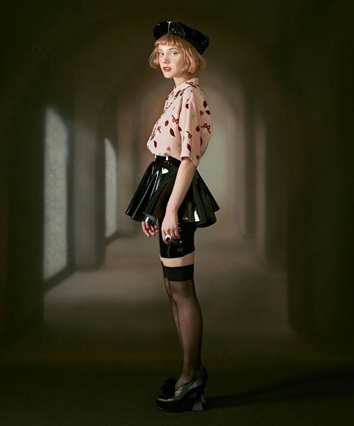 Q-pot. Dressの新作ウェア、“生と死”2つの意味を持つブラック＆ピンクのドレス｜写真8
