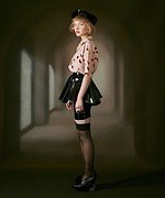 Q-pot. Dressの新作ウェア、“生と死”2つの意味を持つブラック＆ピンクのドレス｜写真8