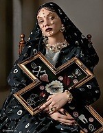 Q-pot. Dressの新作ウェア、“生と死”2つの意味を持つブラック＆ピンクのドレス｜写真16