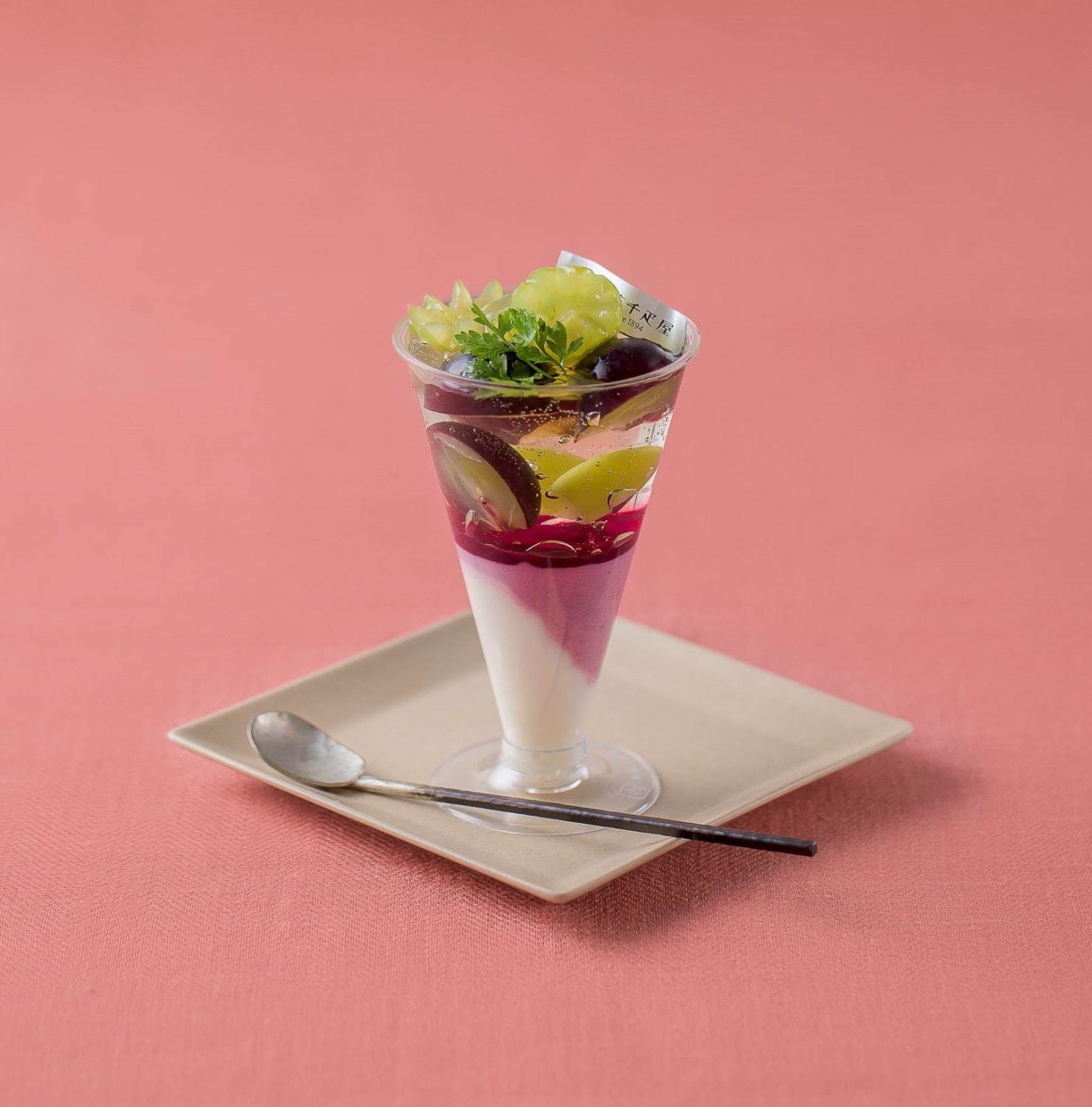 パティスリー銀座千疋屋「ぶどうのヴェリーヌ」900円+税