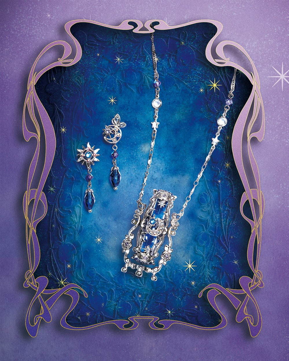 アナ スイ“砂時計”モチーフのネックレス登場、カラーサンド入りガラスの筒に月＆太陽の装飾も ファッションプレス
