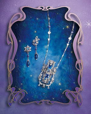 アナ スイ 砂時計 モチーフのネックレス登場 カラーサンド入りガラスの筒に月 太陽の装飾も ファッションプレス