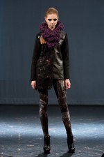 ヨハン クー 2013-14年秋冬コレクション - 破滅の世界へと誘う魔性の女｜写真1