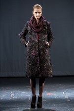 ヨハン クー 2013-14年秋冬コレクション - 破滅の世界へと誘う魔性の女｜写真4