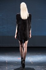 ヨハン クー 2013-14年秋冬コレクション - 破滅の世界へと誘う魔性の女｜写真11