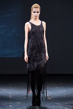 ヨハン クー 2013-14年秋冬コレクション - 破滅の世界へと誘う魔性の女｜写真25