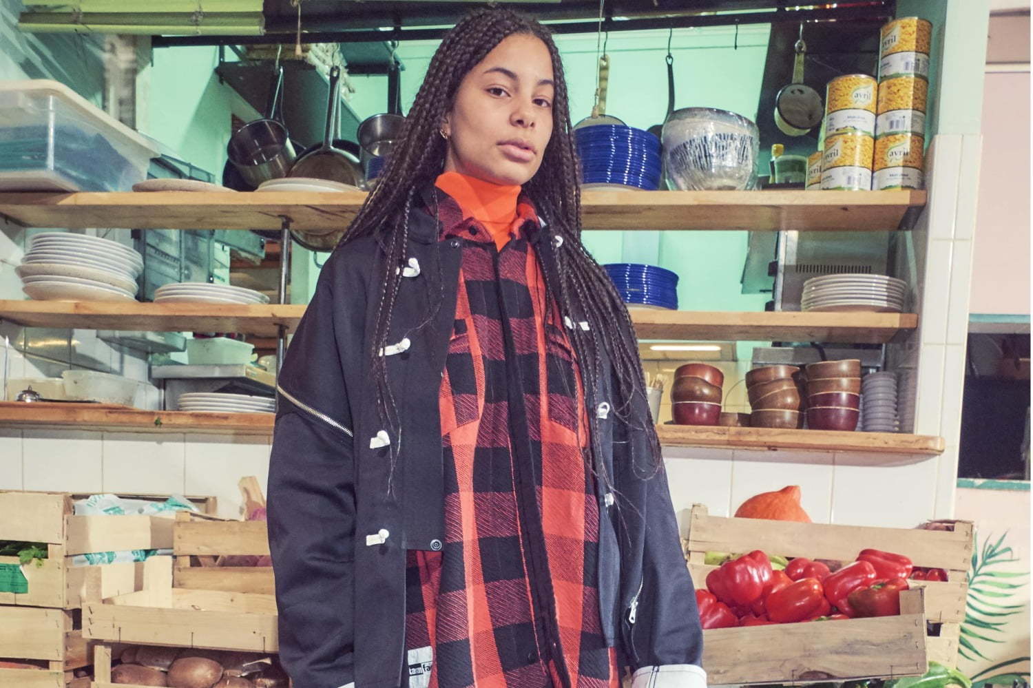 ファセッタズム×ディッキーズ、ハリのあるツイル素材の変形カンフージャケット＆ジップシャツ