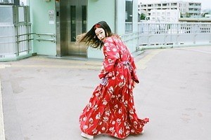 ケイスケ カンダ×キモノ バイ ナデシコ“帯なし”「きものドレス」和のゆかた地をたっぷり布でリメイク