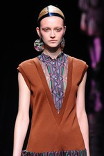 ユマ コシノ 2013-14年秋冬コレクション - 純粋と混沌との美しいカオスを、エッジィに｜写真5