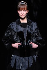 ユマ コシノ 2013-14年秋冬コレクション - 純粋と混沌との美しいカオスを、エッジィに｜写真56