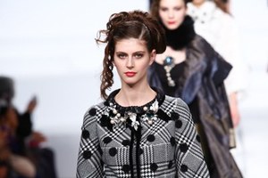 ユキコ ハナイ2013-14年秋冬コレクション - サンローランのミューズ”ルル”の着こなしにインスパイア