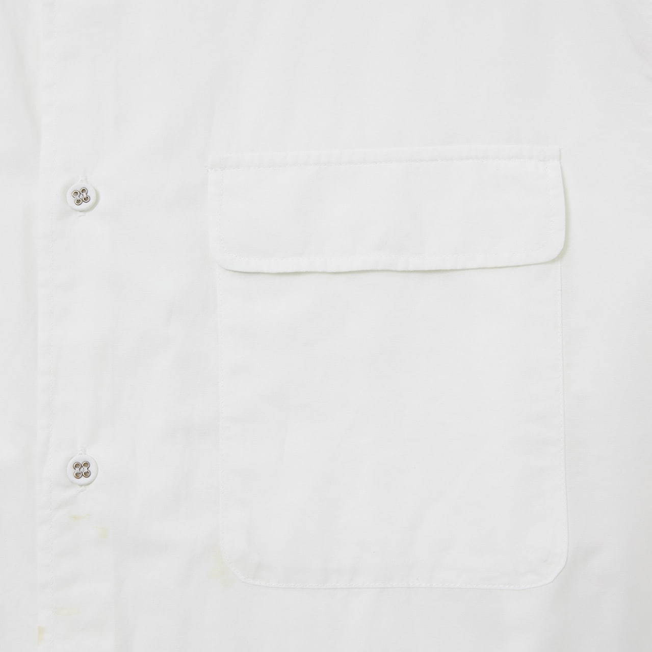 ホワイトマウンテニアリング“ゆったりシルエット”のバンドカラーシャツ＆テーパードパンツなど｜写真6