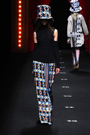 リツコ シラハマ(RITSUKO SHIRAHAMA) 2013-14年秋冬ウィメンズコレクション  - 写真3