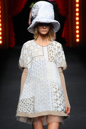 リツコ シラハマ(RITSUKO SHIRAHAMA) 2013-14年秋冬ウィメンズコレクション  - 写真10