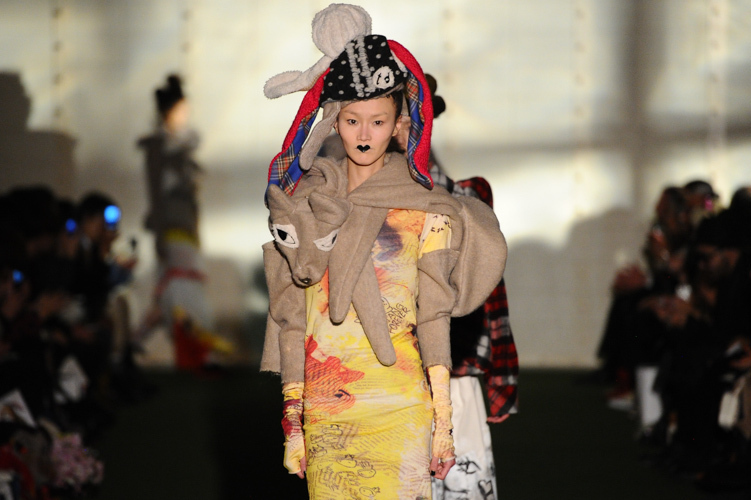 ノゾミ イシグロ オートクチュール(NOZOMI ISHIGURO Haute Couture) 2013-14年秋冬ウィメンズコレクション  - 写真45