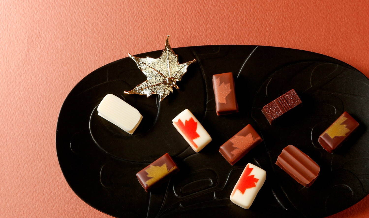 ショコラティエ パレ ド オールの秋限定チョコレートパフェ「栗ジャポネ」和栗＆完熟柿を使用 | 写真