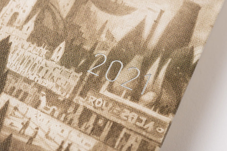 “奇妙で懐かしい”ショーン・タンの絵本が「ほぼ日手帳」に、代表作『アライバル』の手帳カバー｜写真4