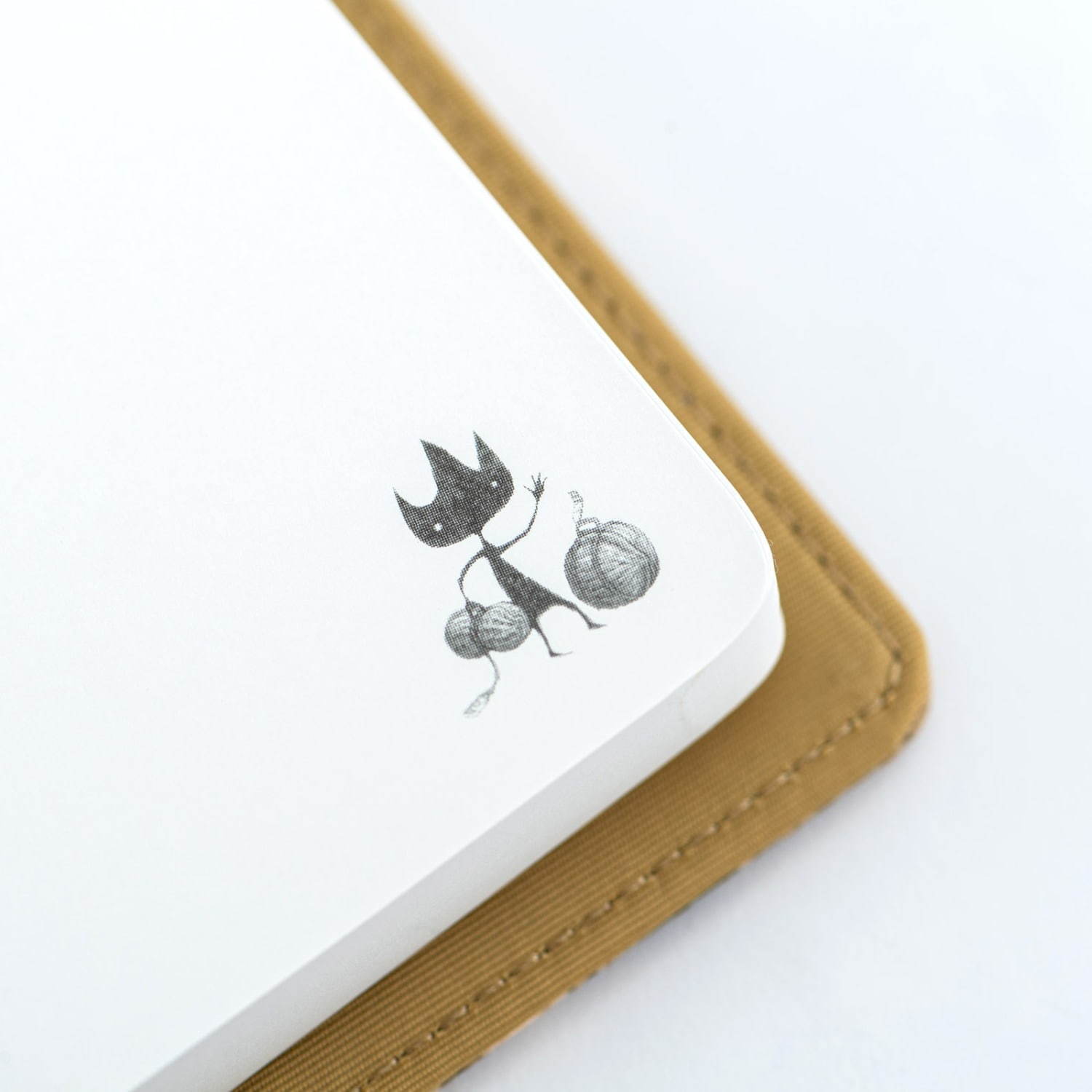 “奇妙で懐かしい”ショーン・タンの絵本が「ほぼ日手帳」に、代表作『アライバル』の手帳カバー｜写真16