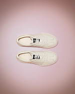 アディダス オリジナルス×OAMCの新作スニーカー、“刺繍”でスリーストライプスを表現｜写真15