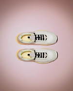 アディダス オリジナルス×OAMCの新作スニーカー、“刺繍”でスリーストライプスを表現｜写真17