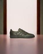 アディダス オリジナルス×OAMCの新作スニーカー、“刺繍”でスリーストライプスを表現｜写真4