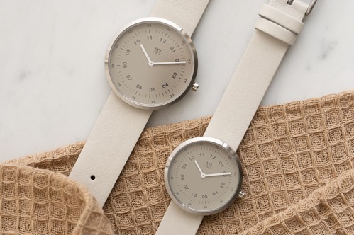 マベンウォッチズ“上品くすみホワイト”の新作腕時計、ヒロブとコラボで