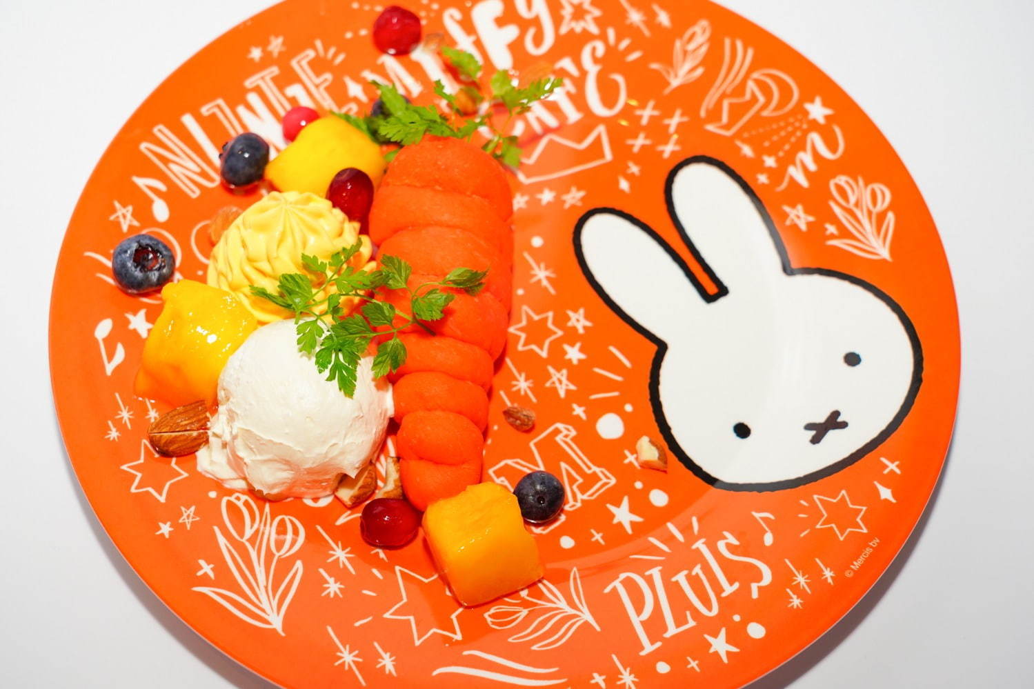 ミッフィーカフェ 東京ソラマチに ミッフィーのオープンサンドやスイーツ 関根正悟のコラボ雑貨も ファッションプレス ミッフィーカフェ 東京ソラマチに ミッフィーのオープンサンドやスイーツ 関根正悟のコラボ雑貨も ファッションプレス