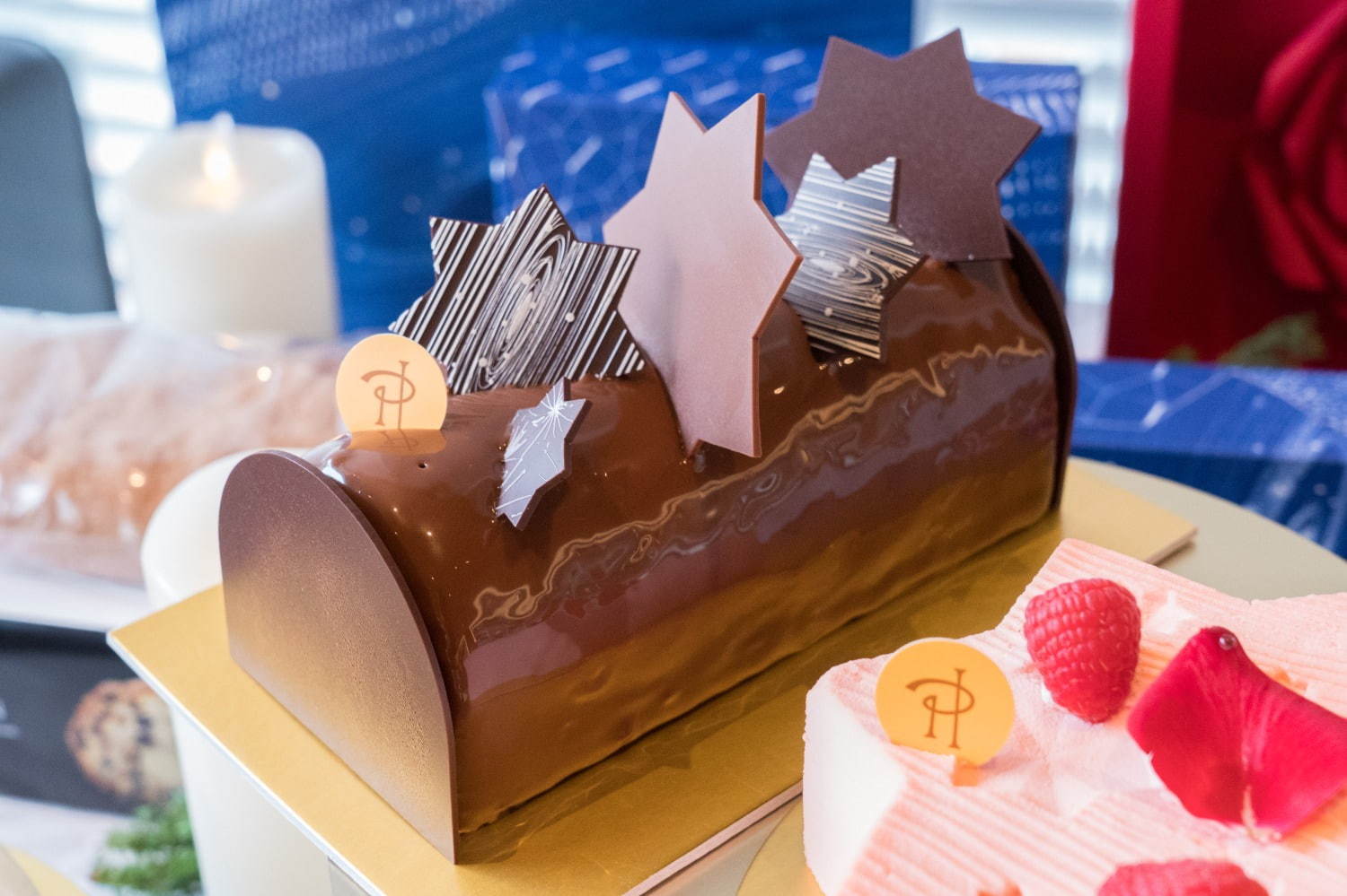 ピエール・エルメのクリスマスケーキ2020、“星空”をイメージした七芒星型ケーキなど｜写真3