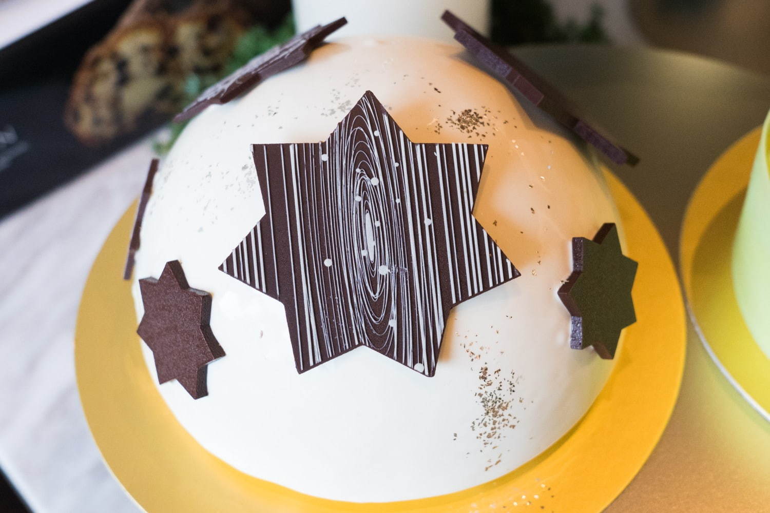ピエール エルメのクリスマスケーキ 星空 をイメージした七芒星型ケーキなど ファッションプレス