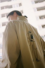 アシックス、イラストレーター・長場雄のアートワークを刺繍したスニーカー＆パーカーなど｜写真2