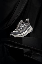 ホワイトマウンテニアリング×UGG“スキーウェア”着想のブーツ＆レイヤードアッパーの厚底スニーカー｜写真13